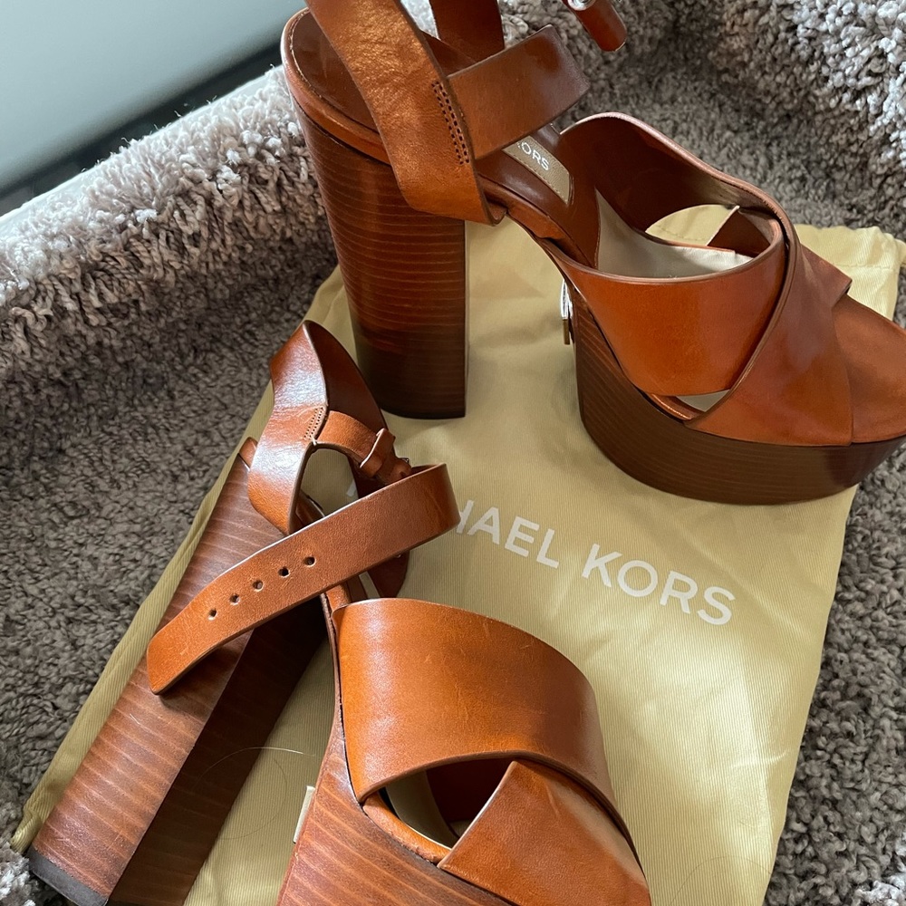 Never worn Michael kors shoes